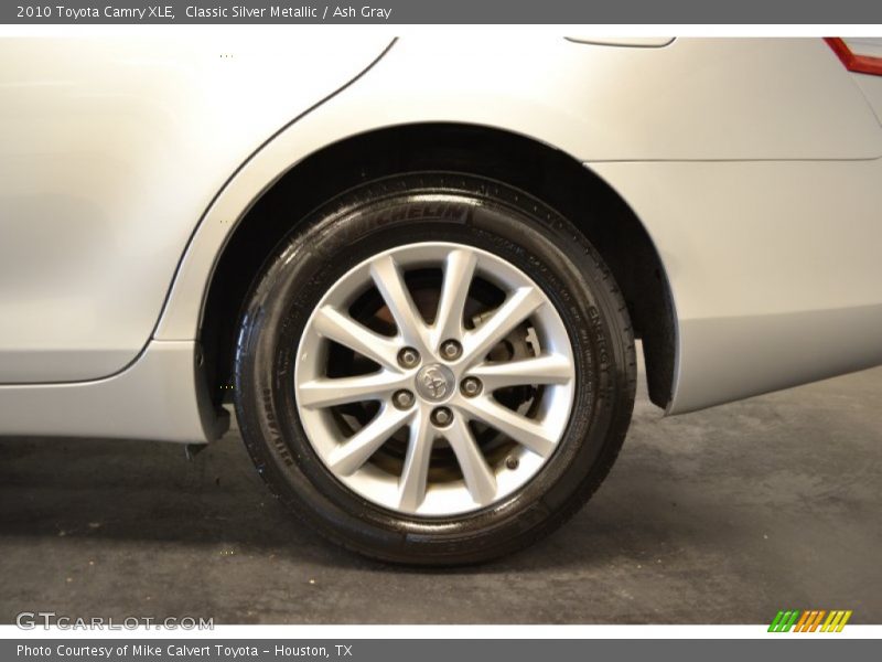 Classic Silver Metallic / Ash Gray 2010 Toyota Camry XLE