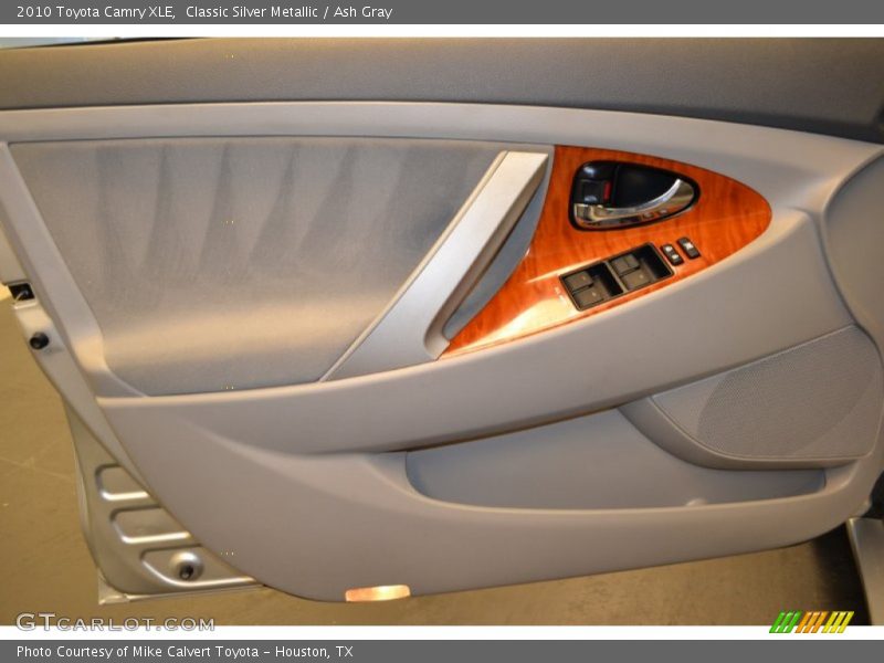 Classic Silver Metallic / Ash Gray 2010 Toyota Camry XLE