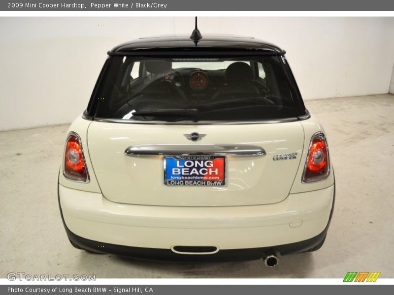 Pepper White / Black/Grey 2009 Mini Cooper Hardtop