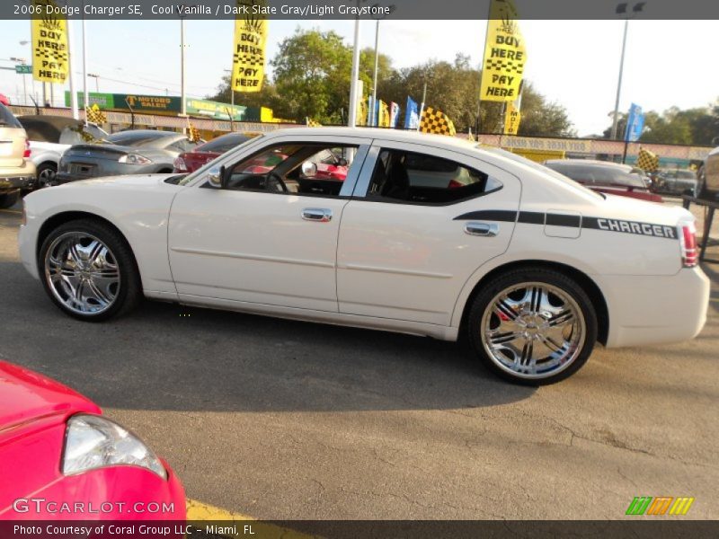 Cool Vanilla / Dark Slate Gray/Light Graystone 2006 Dodge Charger SE