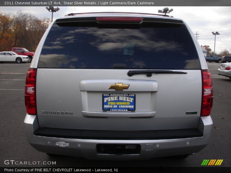 Sheer Silver Metallic / Light Cashmere/Dark Cashmere 2011 Chevrolet Suburban LT 4x4
