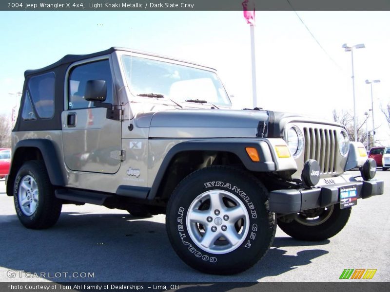 Light Khaki Metallic / Dark Slate Gray 2004 Jeep Wrangler X 4x4