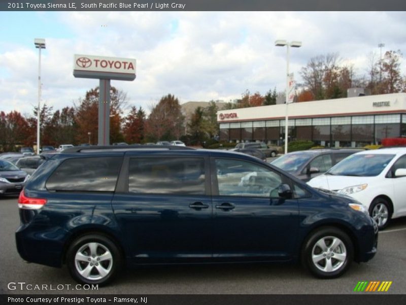 South Pacific Blue Pearl / Light Gray 2011 Toyota Sienna LE