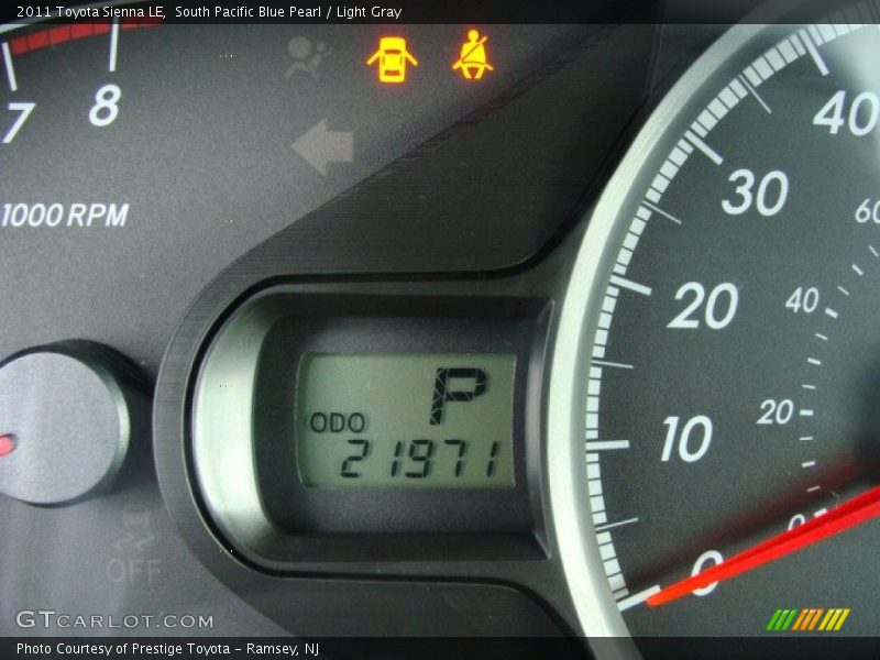 South Pacific Blue Pearl / Light Gray 2011 Toyota Sienna LE