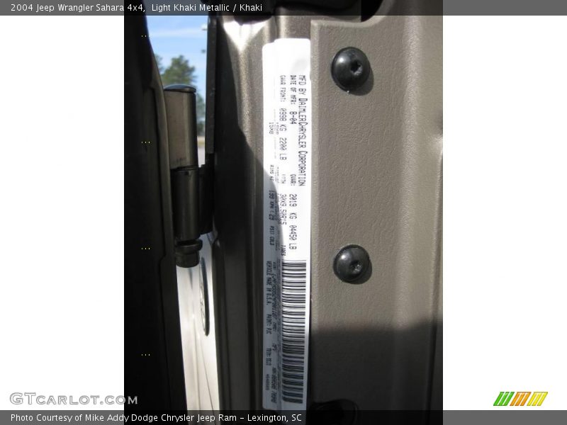 Light Khaki Metallic / Khaki 2004 Jeep Wrangler Sahara 4x4