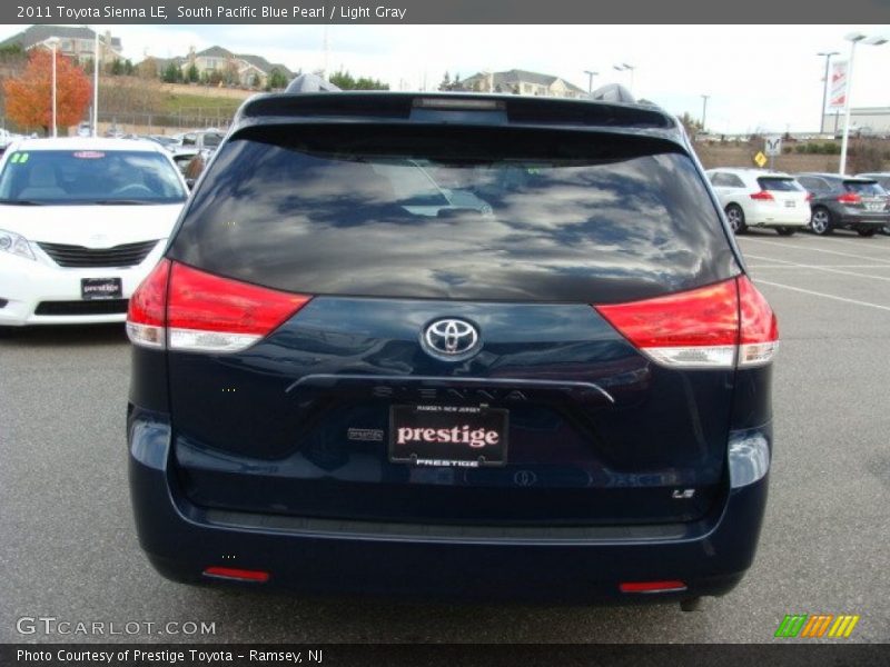 South Pacific Blue Pearl / Light Gray 2011 Toyota Sienna LE