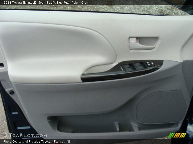 South Pacific Blue Pearl / Light Gray 2011 Toyota Sienna LE