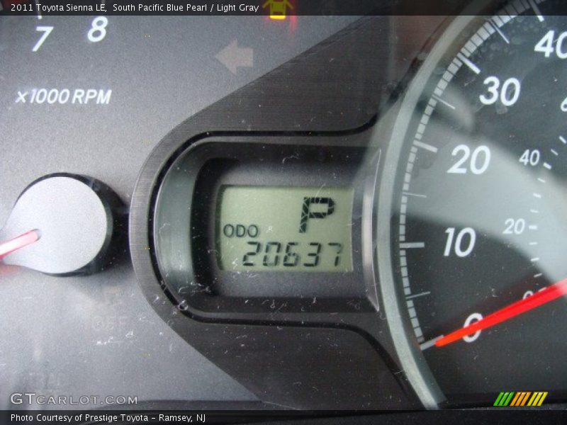 South Pacific Blue Pearl / Light Gray 2011 Toyota Sienna LE