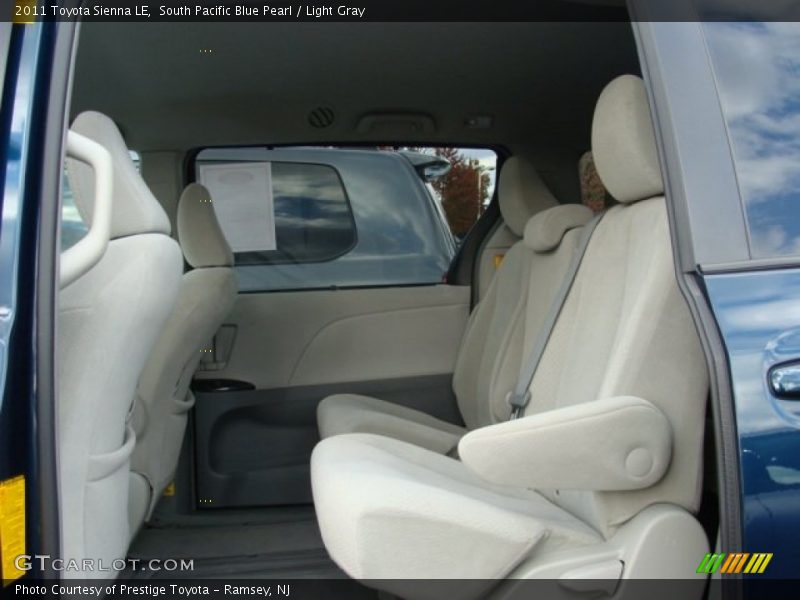 South Pacific Blue Pearl / Light Gray 2011 Toyota Sienna LE