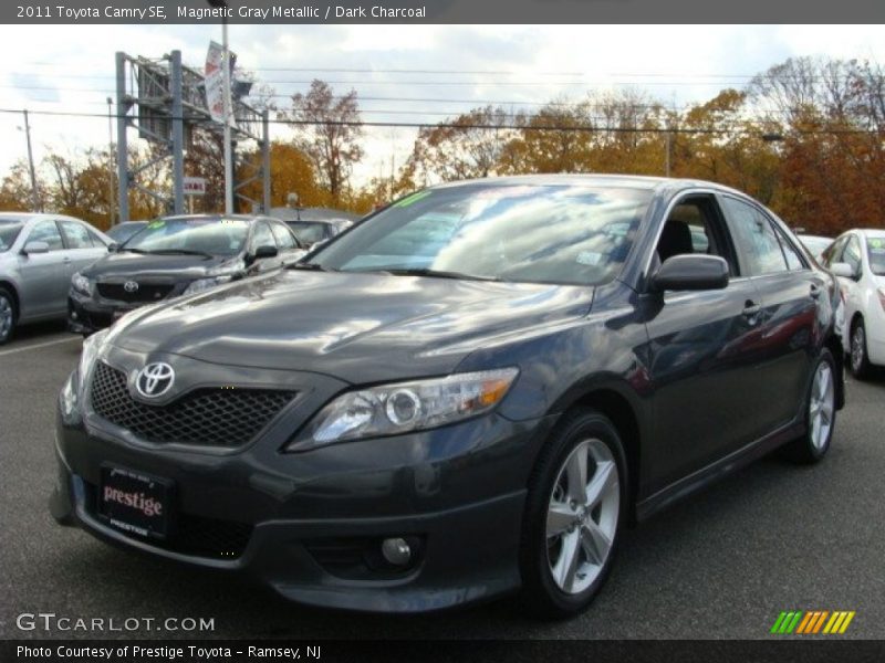 Magnetic Gray Metallic / Dark Charcoal 2011 Toyota Camry SE