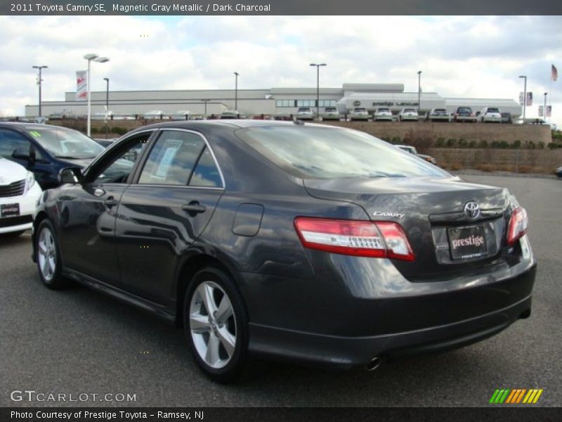 Magnetic Gray Metallic / Dark Charcoal 2011 Toyota Camry SE