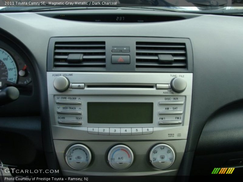 Magnetic Gray Metallic / Dark Charcoal 2011 Toyota Camry SE