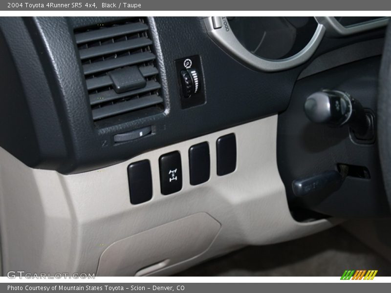 Black / Taupe 2004 Toyota 4Runner SR5 4x4