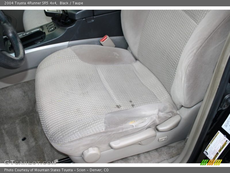 Black / Taupe 2004 Toyota 4Runner SR5 4x4