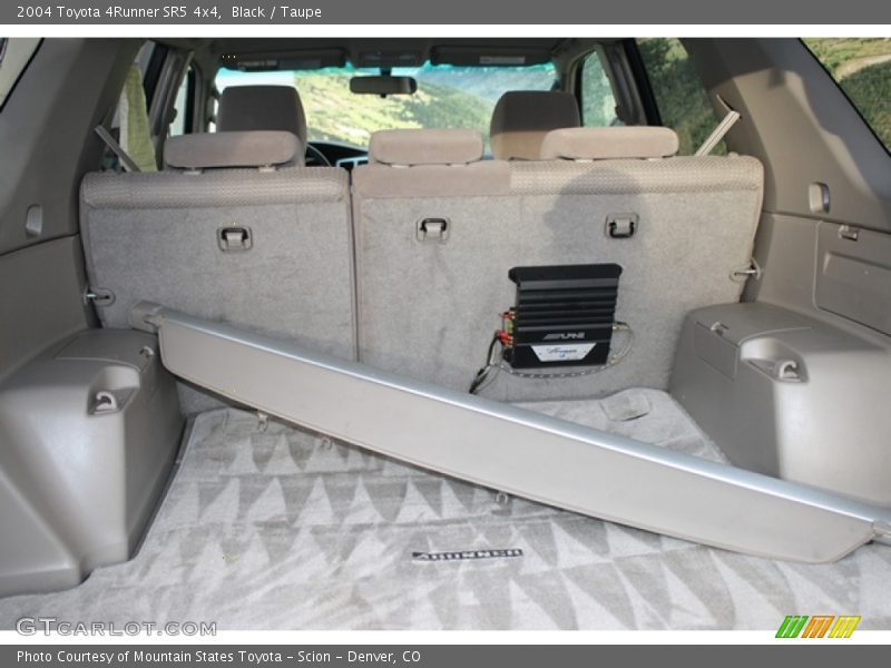 Black / Taupe 2004 Toyota 4Runner SR5 4x4