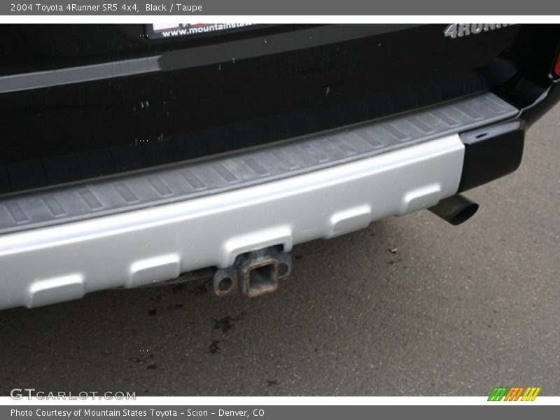 Black / Taupe 2004 Toyota 4Runner SR5 4x4