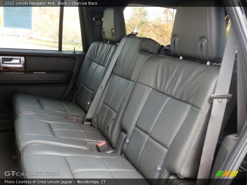 2nd row seating in charcoal black leather - 2012 Lincoln Navigator 4x4