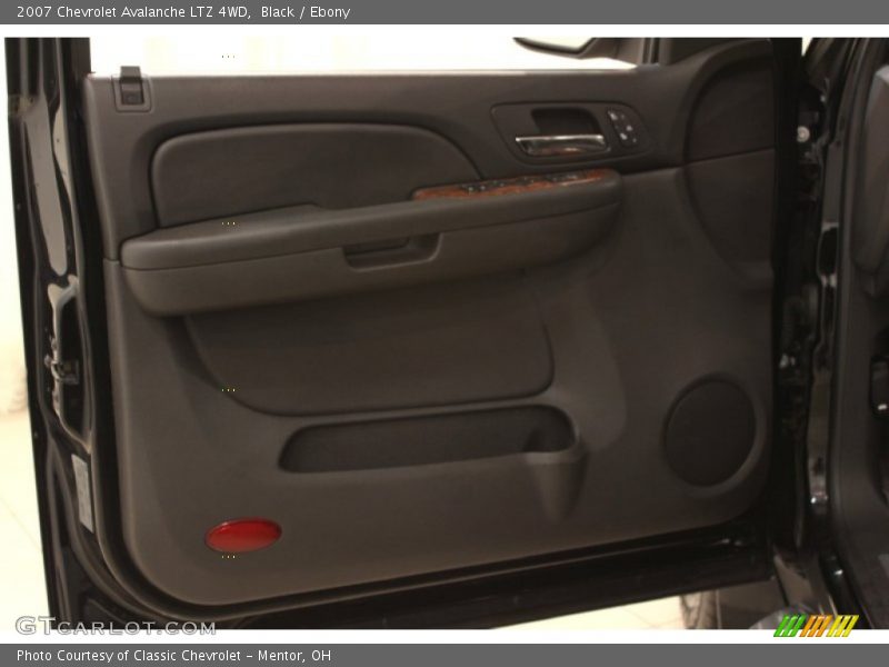 Black / Ebony 2007 Chevrolet Avalanche LTZ 4WD