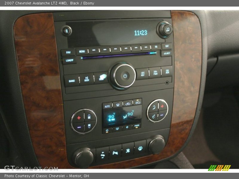 Black / Ebony 2007 Chevrolet Avalanche LTZ 4WD