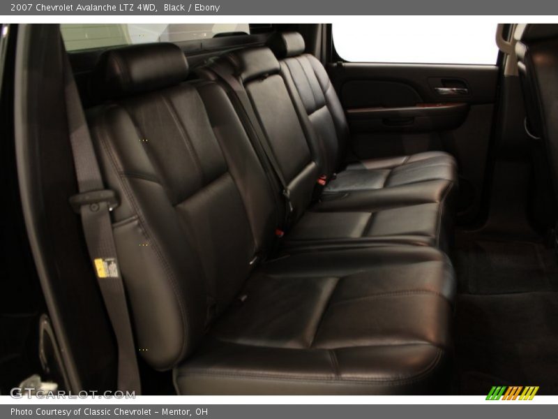 Black / Ebony 2007 Chevrolet Avalanche LTZ 4WD