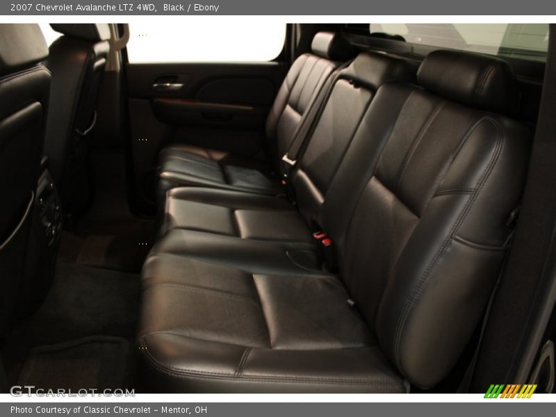 Black / Ebony 2007 Chevrolet Avalanche LTZ 4WD