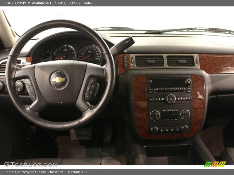 Black / Ebony 2007 Chevrolet Avalanche LTZ 4WD