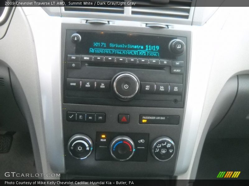 Summit White / Dark Gray/Light Gray 2009 Chevrolet Traverse LT AWD
