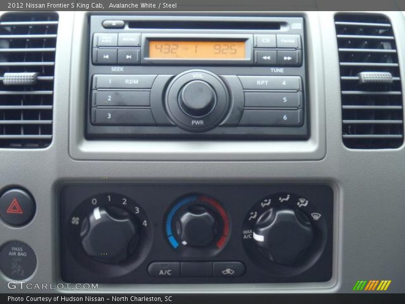 Avalanche White / Steel 2012 Nissan Frontier S King Cab