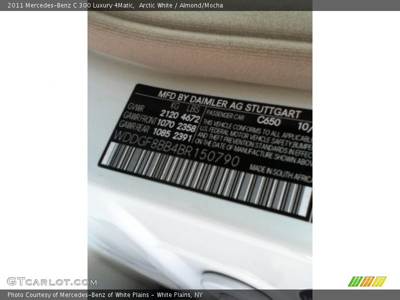 Arctic White / Almond/Mocha 2011 Mercedes-Benz C 300 Luxury 4Matic