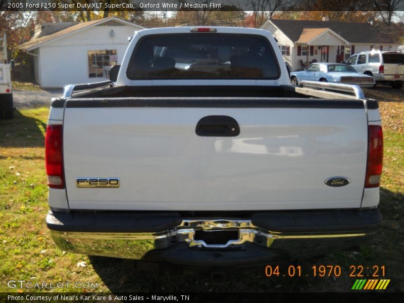 Oxford White / Medium Flint 2005 Ford F250 Super Duty XLT SuperCab