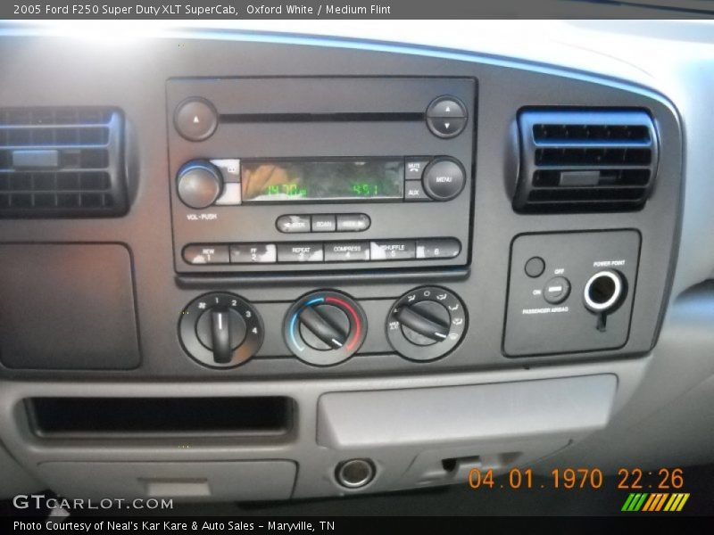 Oxford White / Medium Flint 2005 Ford F250 Super Duty XLT SuperCab