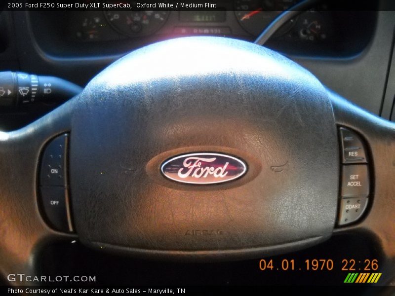 Oxford White / Medium Flint 2005 Ford F250 Super Duty XLT SuperCab