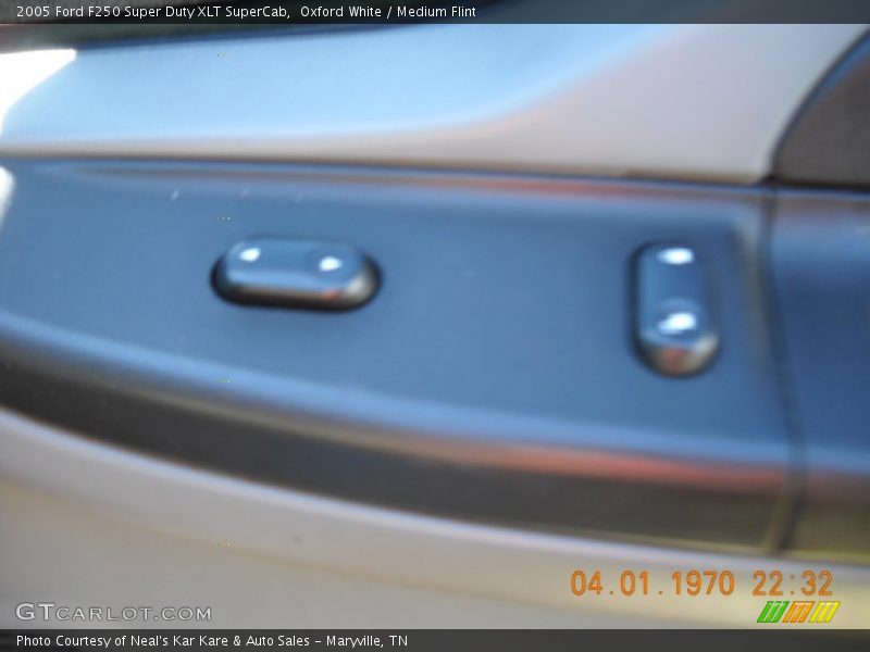 Oxford White / Medium Flint 2005 Ford F250 Super Duty XLT SuperCab