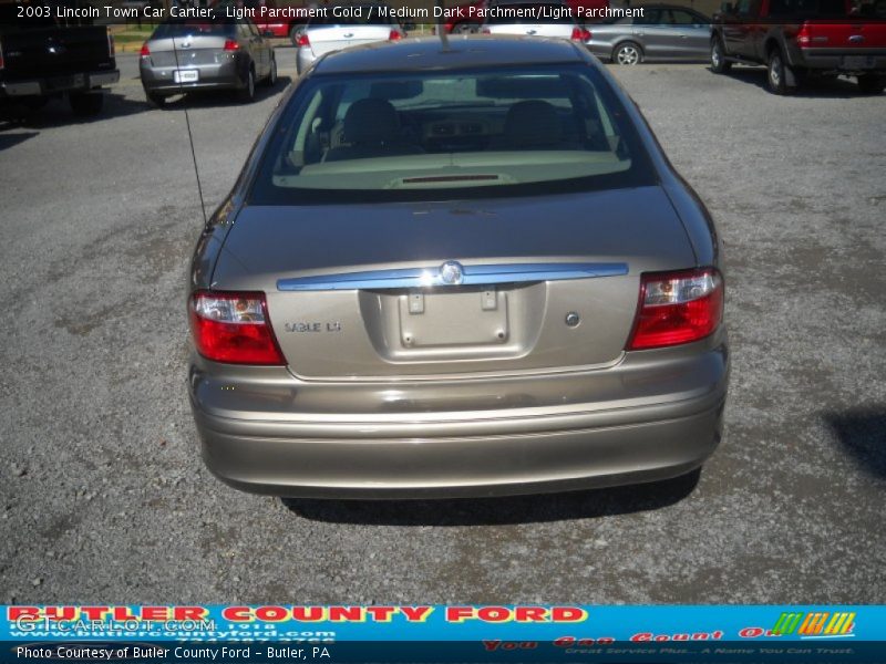 Light Parchment Gold / Medium Dark Parchment/Light Parchment 2003 Lincoln Town Car Cartier