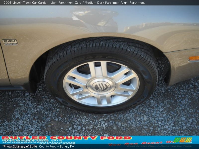 Light Parchment Gold / Medium Dark Parchment/Light Parchment 2003 Lincoln Town Car Cartier