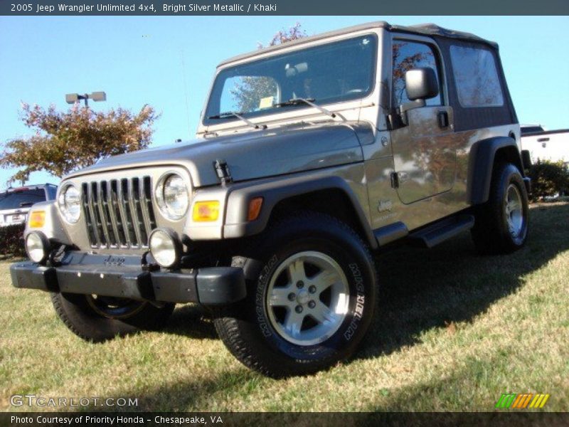 Bright Silver Metallic / Khaki 2005 Jeep Wrangler Unlimited 4x4