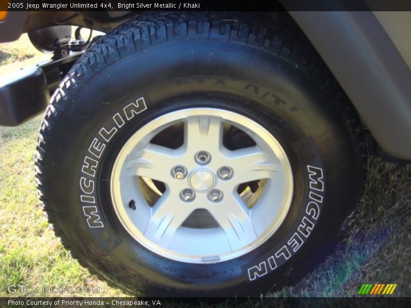 Bright Silver Metallic / Khaki 2005 Jeep Wrangler Unlimited 4x4