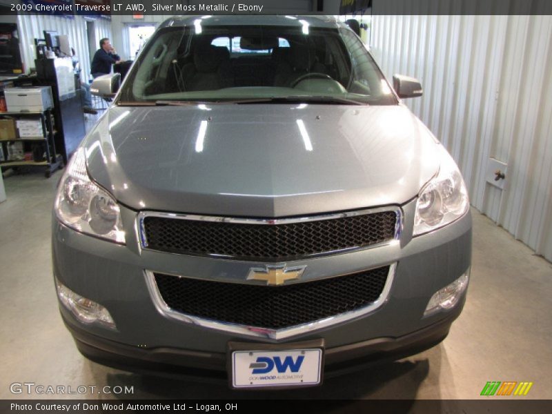 Silver Moss Metallic / Ebony 2009 Chevrolet Traverse LT AWD