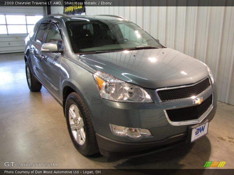 Silver Moss Metallic / Ebony 2009 Chevrolet Traverse LT AWD
