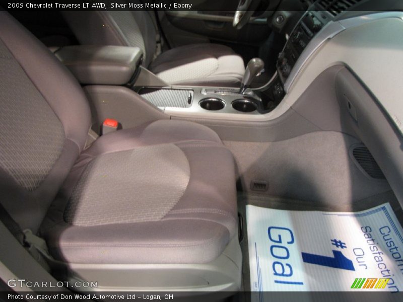 Silver Moss Metallic / Ebony 2009 Chevrolet Traverse LT AWD