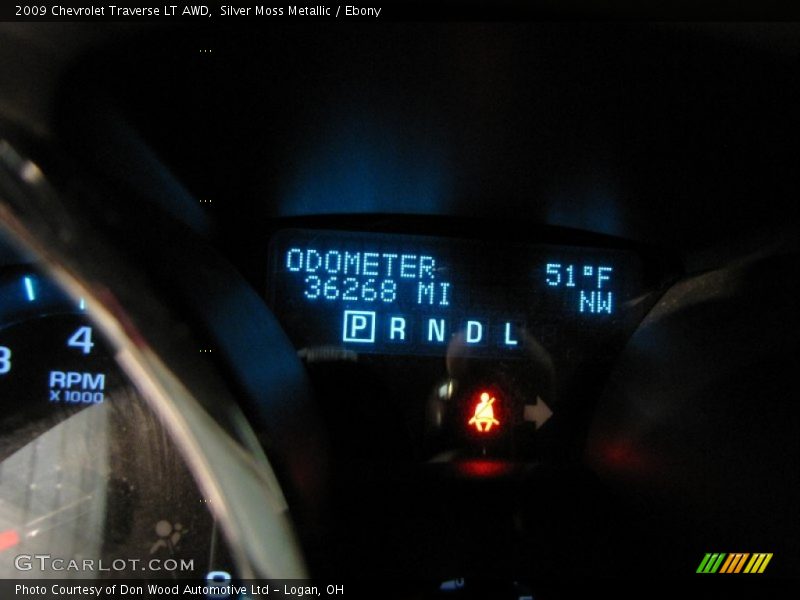 Silver Moss Metallic / Ebony 2009 Chevrolet Traverse LT AWD