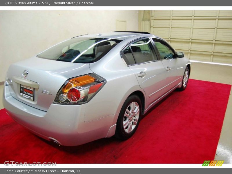 Radiant Silver / Charcoal 2010 Nissan Altima 2.5 SL