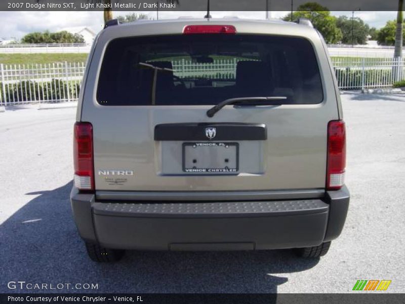 Light Khaki Metallic / Dark Khaki 2007 Dodge Nitro SXT