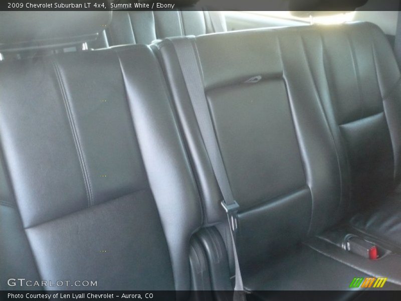Summit White / Ebony 2009 Chevrolet Suburban LT 4x4