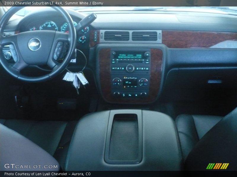 Summit White / Ebony 2009 Chevrolet Suburban LT 4x4