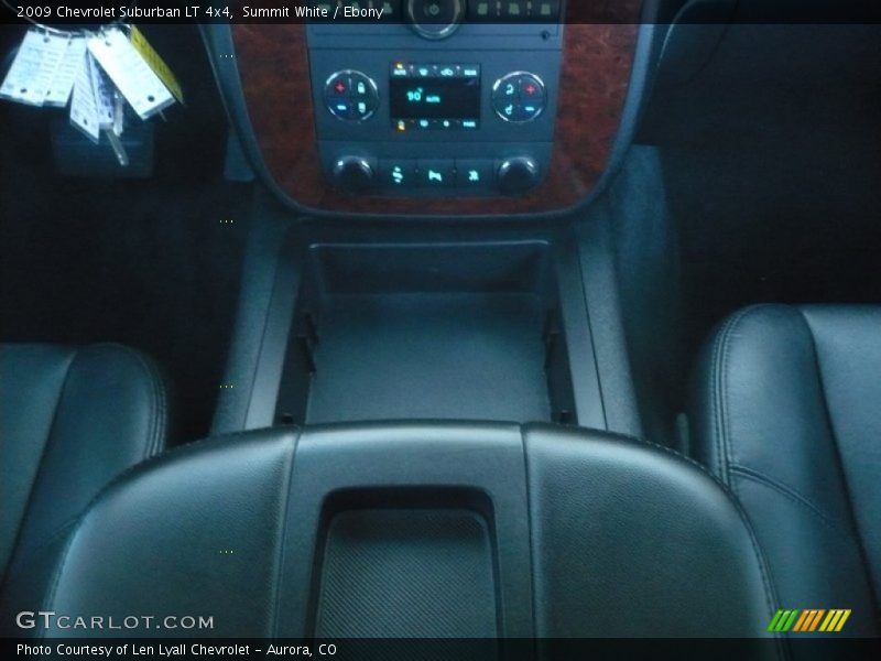 Summit White / Ebony 2009 Chevrolet Suburban LT 4x4