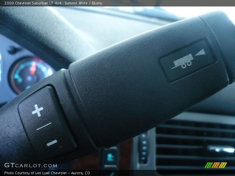 Summit White / Ebony 2009 Chevrolet Suburban LT 4x4