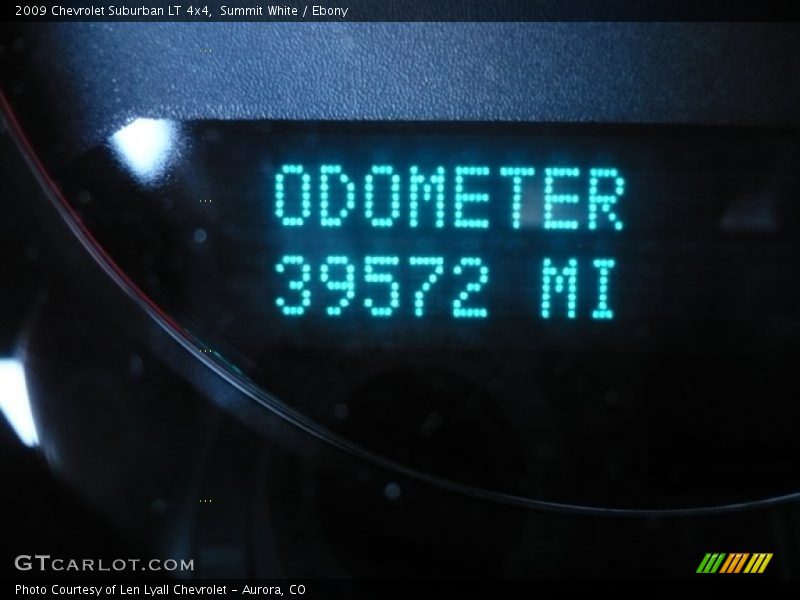 Summit White / Ebony 2009 Chevrolet Suburban LT 4x4