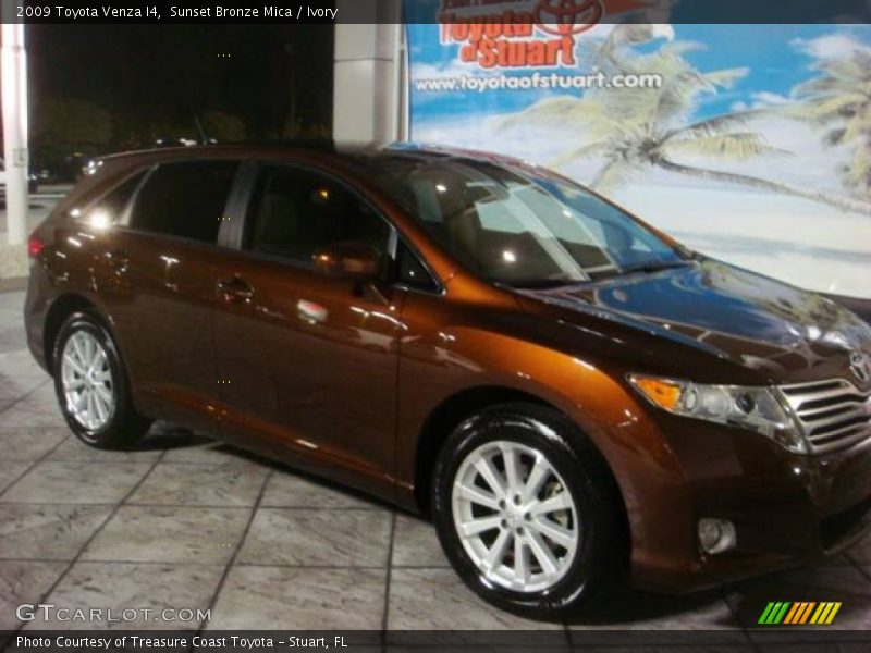 Sunset Bronze Mica / Ivory 2009 Toyota Venza I4