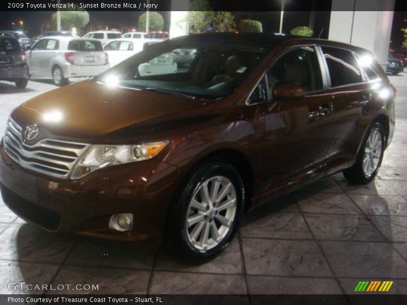 Sunset Bronze Mica / Ivory 2009 Toyota Venza I4